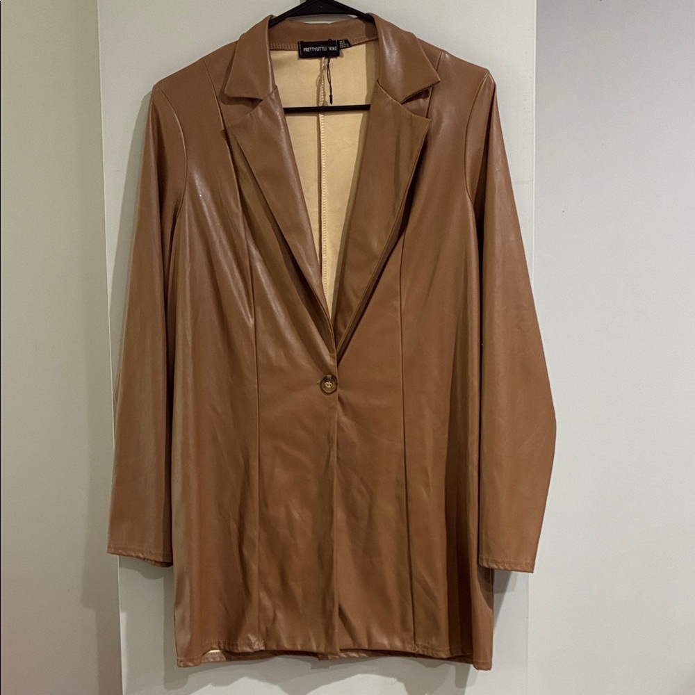 Pretty Little Thing NWOT Faux Leather Women's Blazer / Jacket